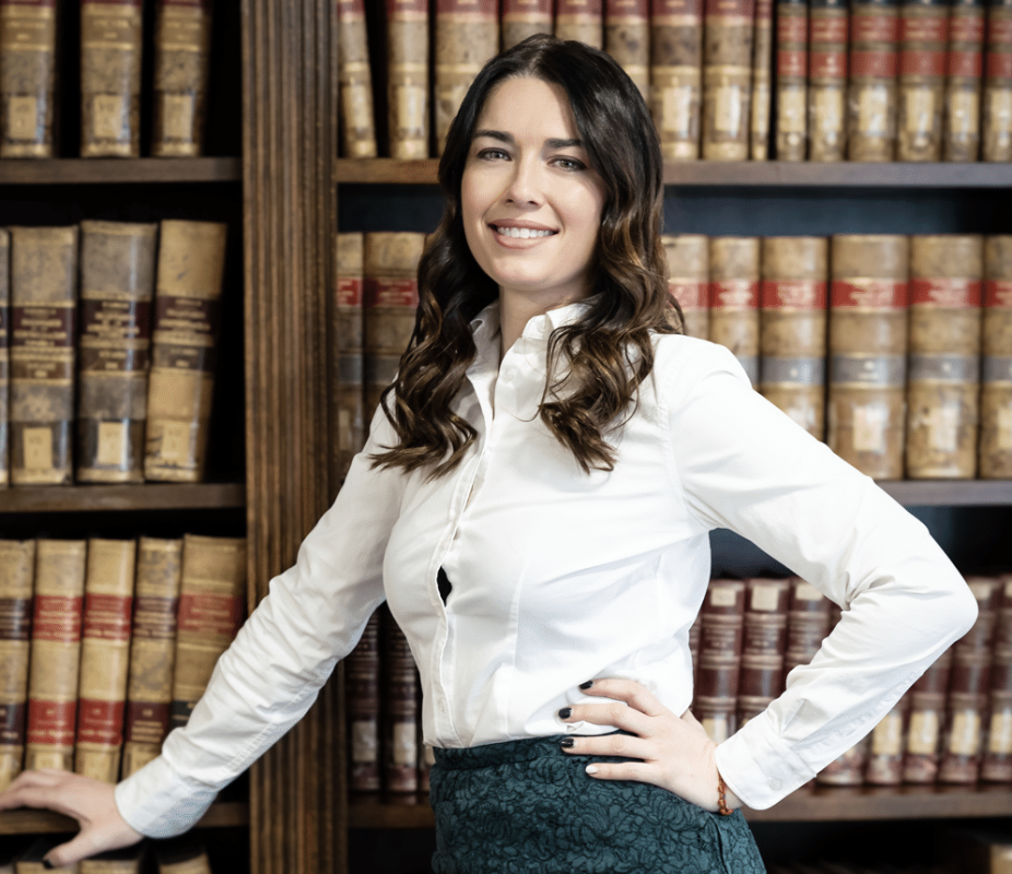 Lucia-Cremades-Abogada-extranjeria